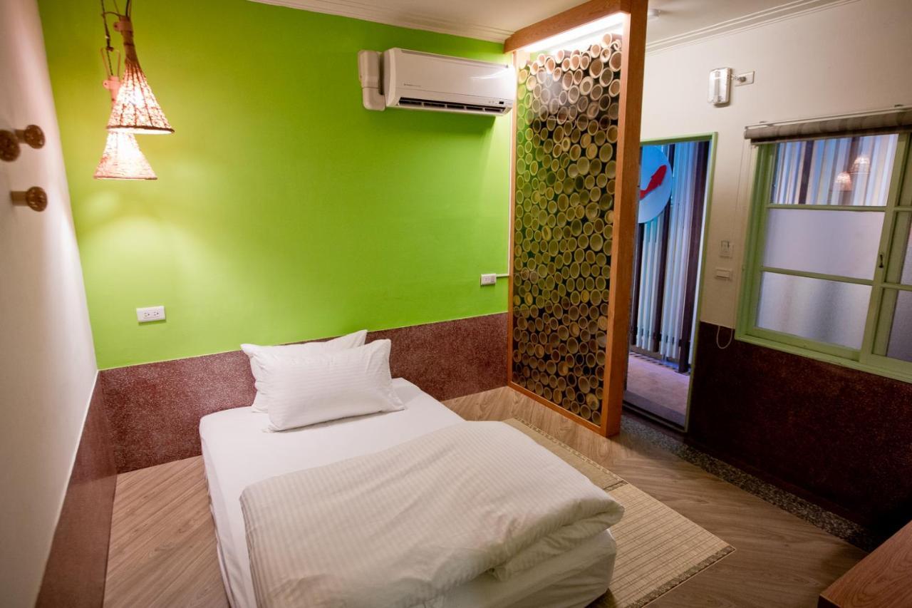 Bed and Breakfast My Way House 好巷一弄民宿 Tainan Exterior foto